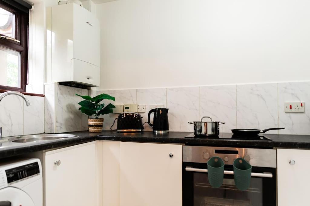 Cosy Decorated Flat In Tonbridge 아파트 외부 사진